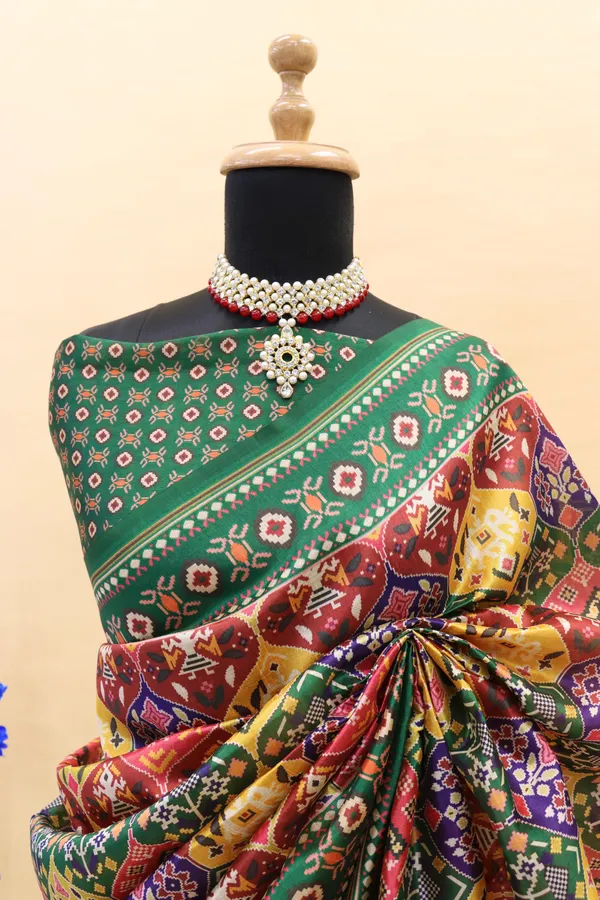 Green_Smooth_Silk_Saree_With_Patola_Print